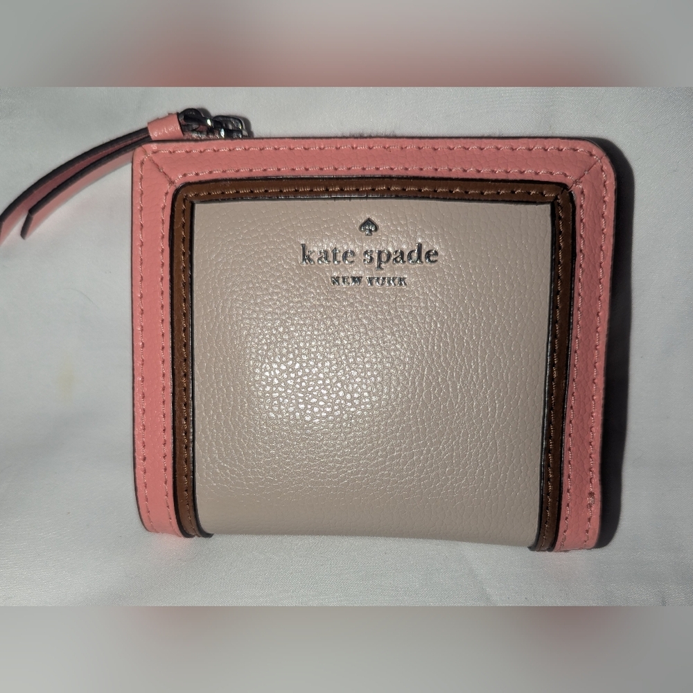 Kate Spade Patterson Drive Small L Zip Bifold Caviar  Leather Wallet